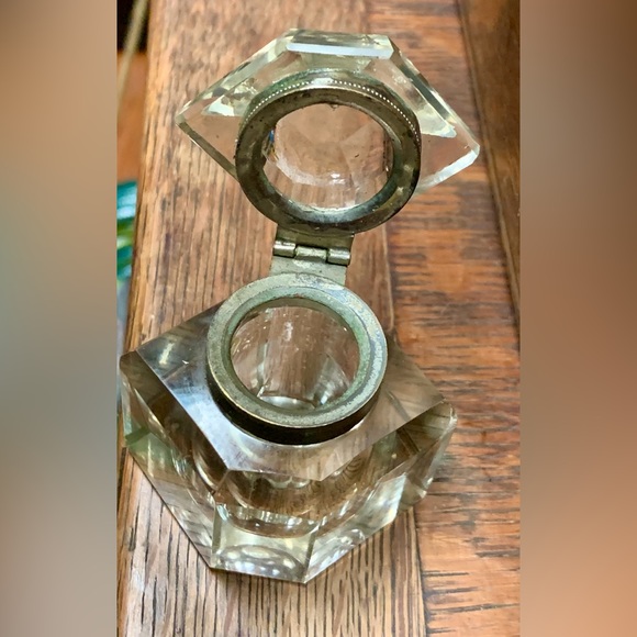 Late 19th Century Antique Metal Cuff Crystal Cut Glass Victorian Era Ink Well - Picture 14 of 16